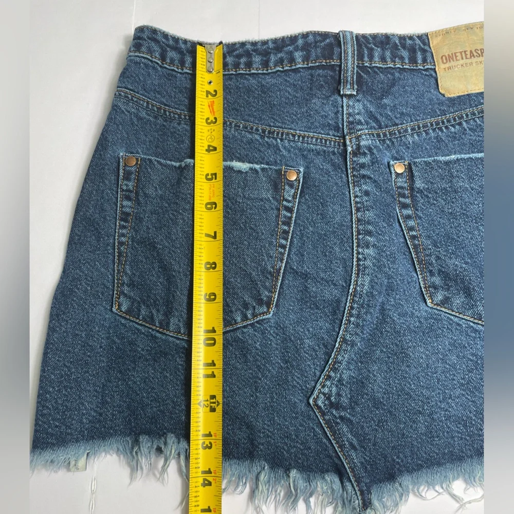OneTeaspoon Darkwash Trucker Mini Skirt Studded Distressed Raw Hem Denim Sz 27